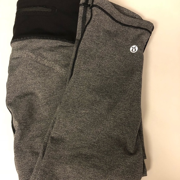 Lululemon Smooth Stride Crop - Picture 3 of 5